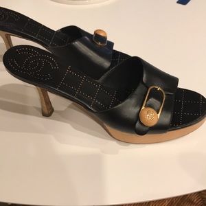 CHANEL Leather black Platform Sandals
